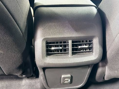 Used 2020 Chevrolet Equinox LT w/ Driver Convenience Package FWD image 25