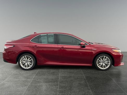 Used 2020 Toyota Camry XLE w/ Driver Assist Package image 8