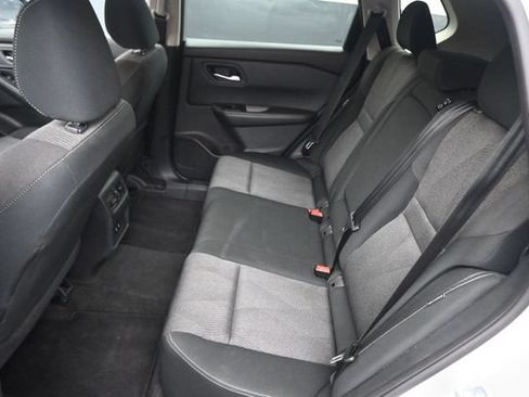 Used 2024 Nissan Rogue SV FWD image 19