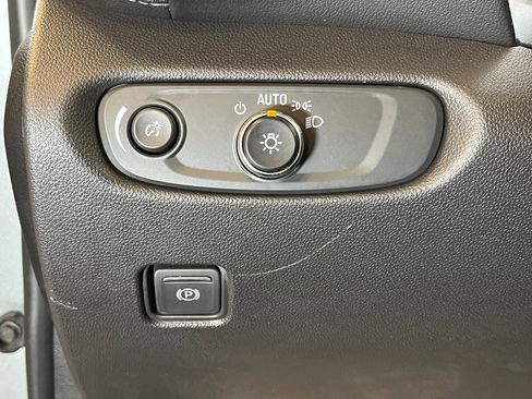 Used 2023 Chevrolet Blazer LT image 17