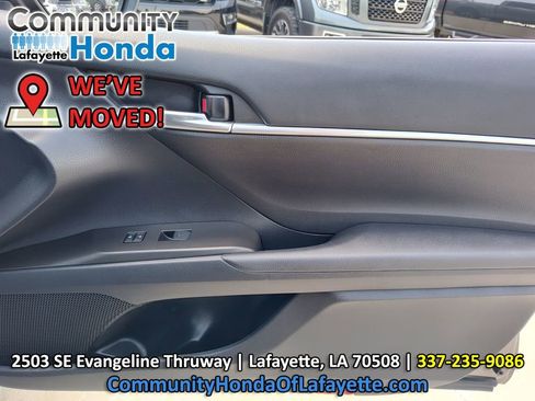 Used 2022 Toyota Camry SE FWD image 33