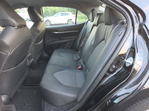 Used 2023 Toyota Camry SE FWD image 4
