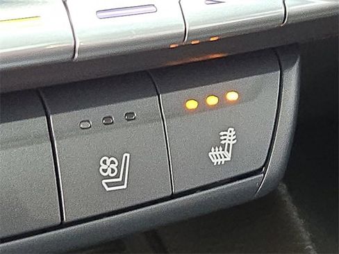 Certified 2025 Cadillac CT4 Premium Luxury image 32