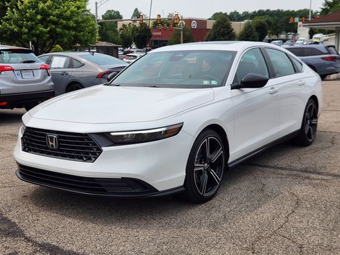 Certified 2025 Honda Accord Sport image 2