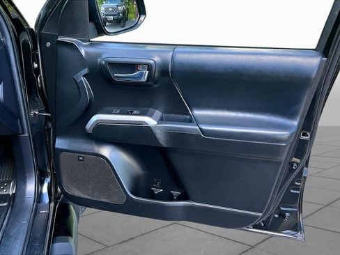 Used 2021 Toyota Tacoma Limited AWD/4WD image 22