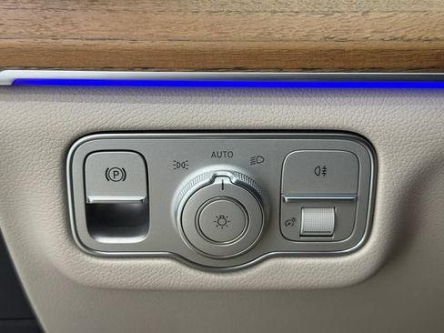 Certified 2025 Mercedes-Benz GLE 350 4MATIC image 39