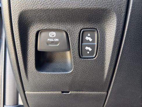 Used 2026 RAM 1500 Laramie AWD/4WD image 16