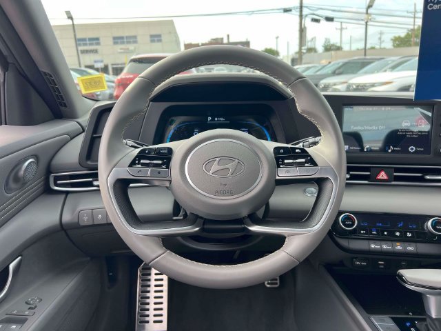 Certified 2025 Hyundai Elantra Sport FWD image 13