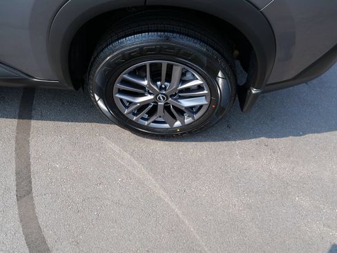 Used 2023 Nissan Rogue S AWD/4WD image 35