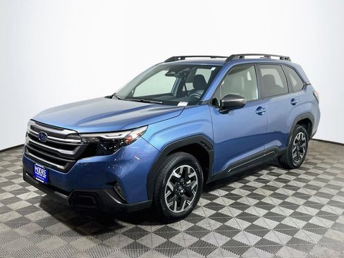 Used 2025 Subaru Forester Premium AWD/4WD image 3