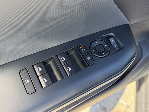 New 2025 Kia K4 LXS image 19