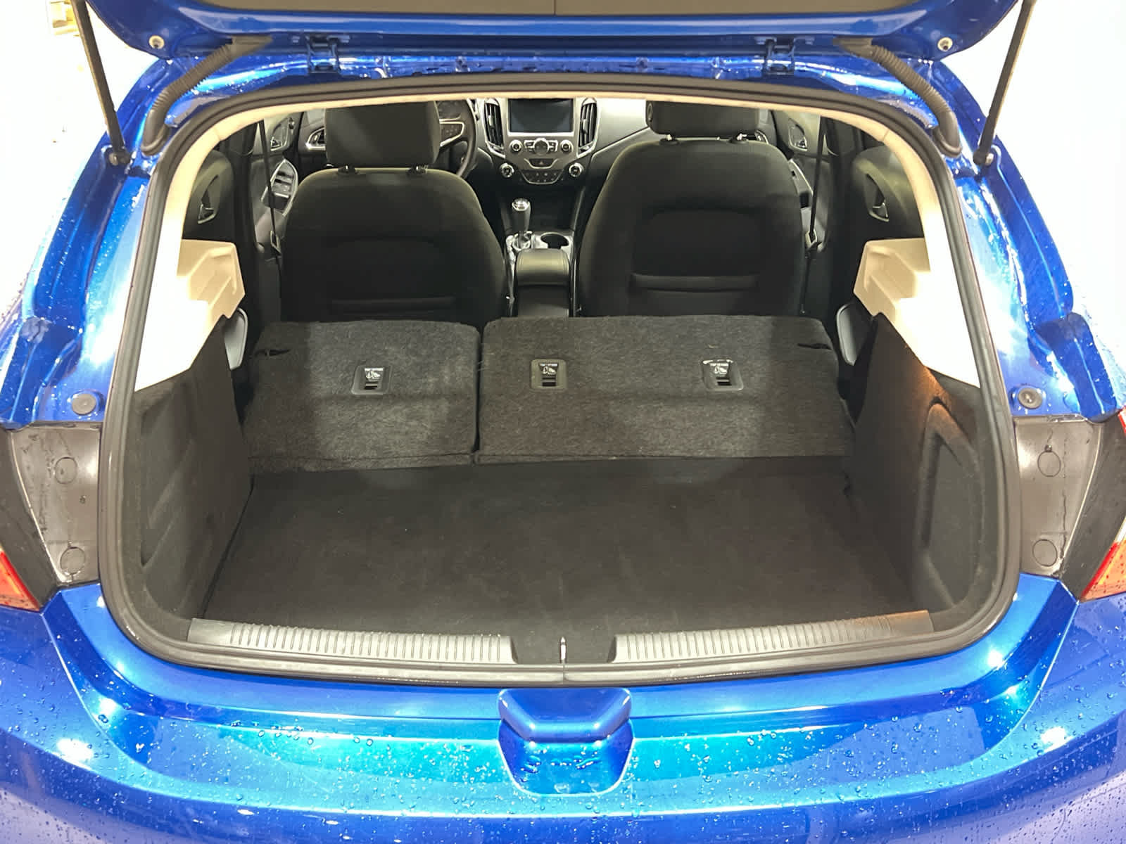 Used 2017 Chevrolet Cruze LT w/ Sun And Sound Package FWD image 8