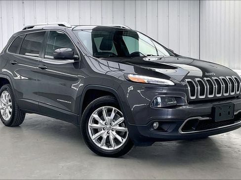 Used 2014 Jeep Cherokee Limited w/ Luxury Group AWD/4WD image 35