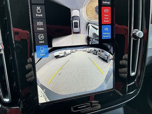 New 2026 Volvo XC40 B5 Plus w/ Protection Package Premier image 19