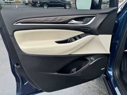 Used 2024 Buick Enclave Avenir w/ Avenir Technology Package AWD/4WD image 21