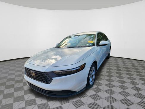 Used 2023 Honda Accord LX image 2