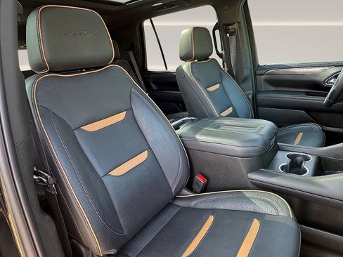 Used 2023 GMC Yukon AT4 AWD/4WD image 9