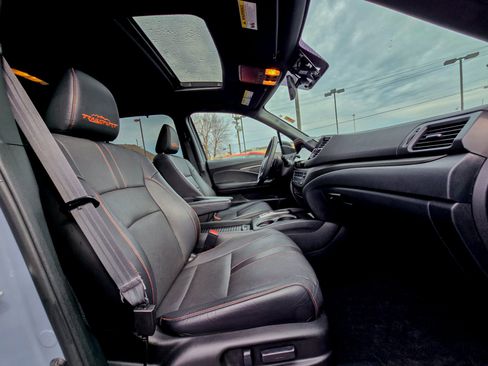 Used 2023 Honda Passport TrailSport image 16