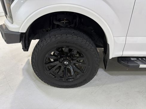 Used 2019 Ford F150 Lariat image 9