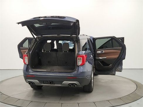 Used 2021 Ford Explorer King Ranch w/ Premium Technology Package image 15