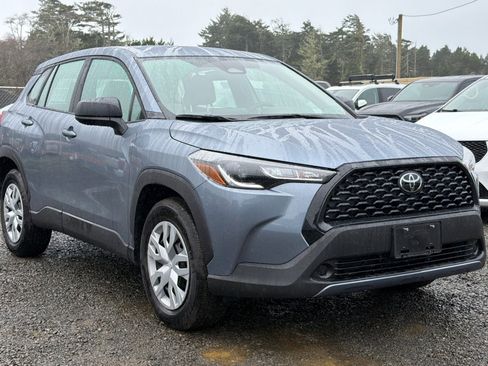 Used 2023 Toyota Corolla Cross L image 2