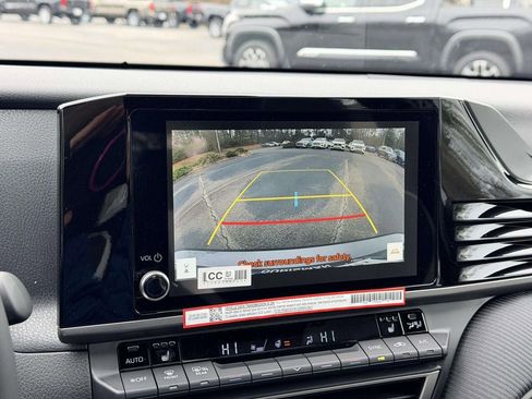 New 2026 Toyota Camry SE image 4