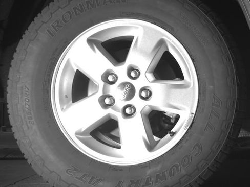 Used 2012 Jeep Grand Cherokee Laredo w/ Laredo E Group AWD/4WD image 12