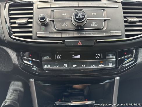 Used 2017 Honda Accord Sport image 21
