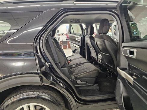Used 2020 Ford Explorer XLT AWD/4WD image 35