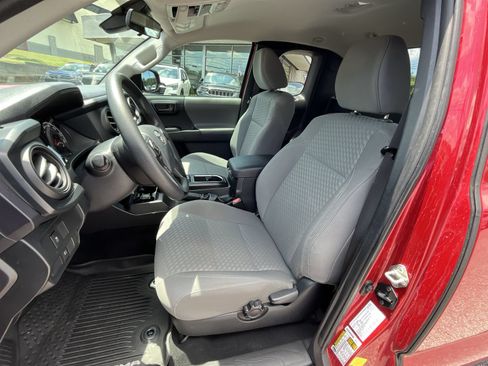 Used 2020 Toyota Tacoma SR RWD image 14