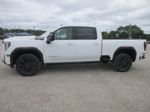 New 2026 GMC Sierra 3500 AT4 w/ AT4 Premium Plus Package AWD/4WD image 9
