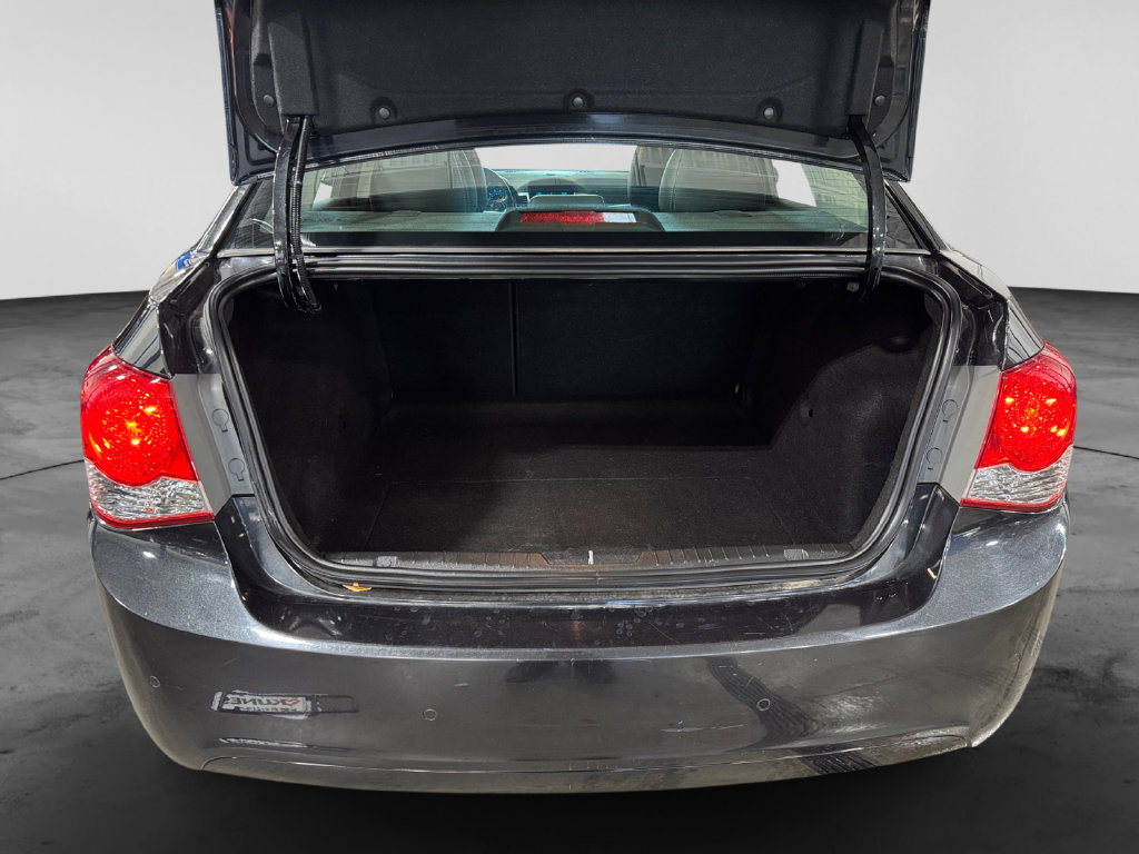 Used 2011 Chevrolet Cruze LTZ FWD image 23