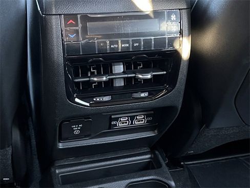 New 2025 Jeep Grand Cherokee L Laredo w/ Luxury Tech Group I image 35