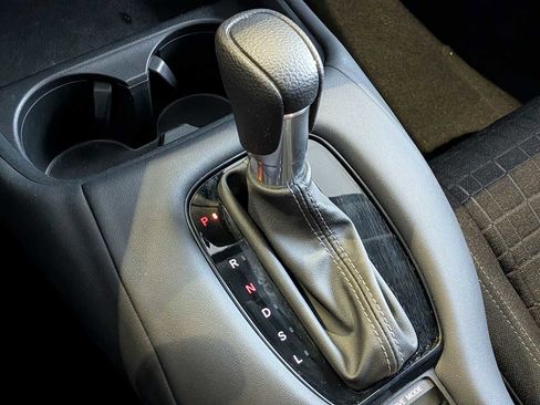 Used 2023 Honda HR-V LX image 27