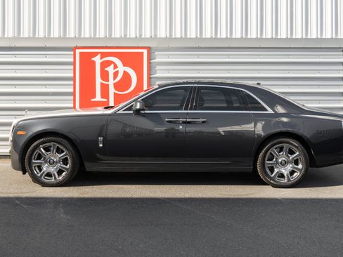 Used 2017 Rolls-Royce Ghost RWD image 44