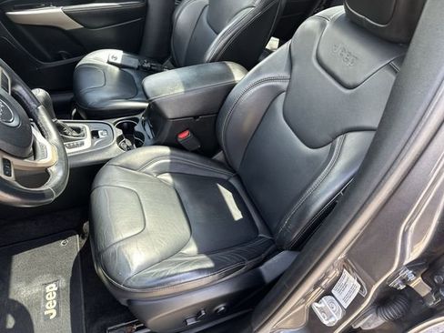 Used 2017 Jeep Cherokee Limited AWD/4WD image 15