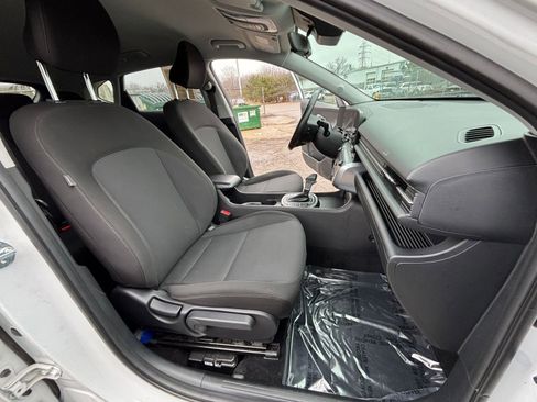 Used 2025 Hyundai Kona SEL image 36