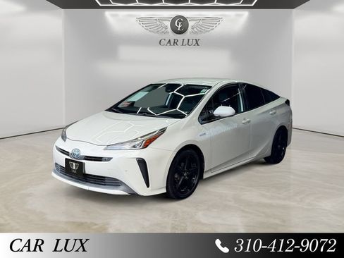 Used 2019 Toyota Prius XLE w/ Carpet Mat Package FWD image 1