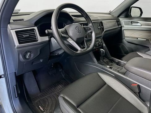 Used 2023 Volkswagen Atlas Cross Sport SE image 10