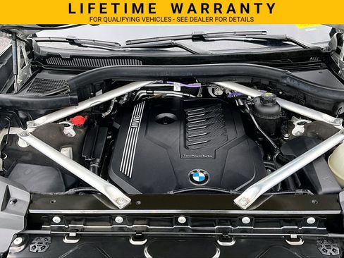 Used 2021 BMW X7 xDrive40i w/ M Sport Package AWD/4WD image 10