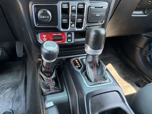 Used 2020 Jeep Gladiator Rubicon AWD/4WD image 15