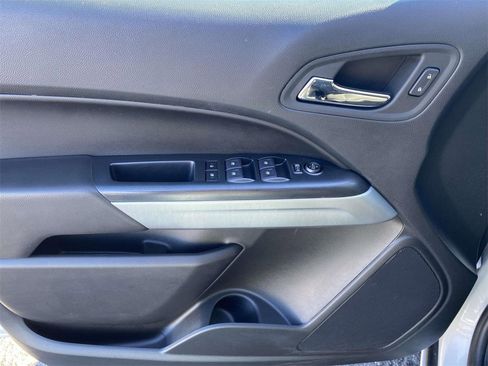 Used 2022 Chevrolet Colorado LT w/ Chrome Appearance Package image 16