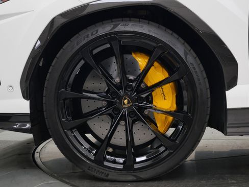 Used 2021 Lamborghini Urus image 10