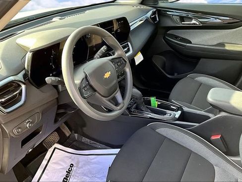 Certified 2024 Chevrolet TrailBlazer LT w/ Driver Confidence Package image 17