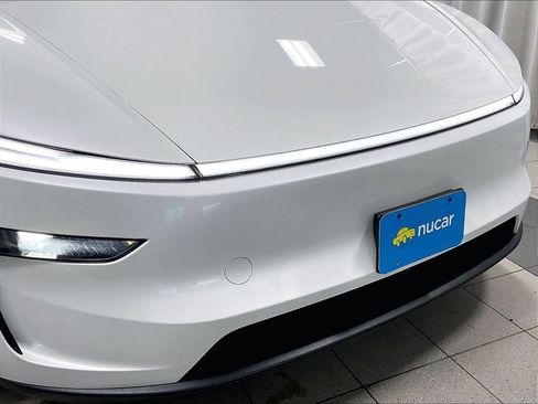 Used 2026 Tesla Model Y AWD image 32