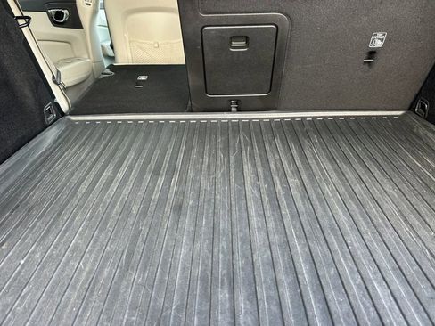 Used 2020 Volvo XC60 T5 Momentum w/ Protection Package Premier image 15