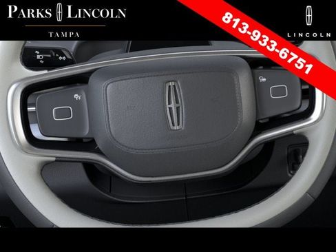 New 2026 Lincoln Navigator Reserve AWD/4WD image 12