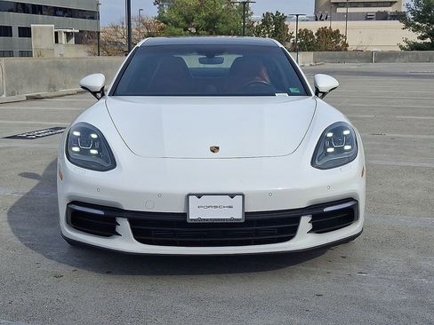 Used 2019 Porsche Panamera 4 image 6