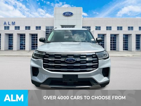 Used 2025 Ford Explorer Active RWD image 2