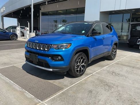 Used 2025 Jeep Compass Limited AWD/4WD image 3